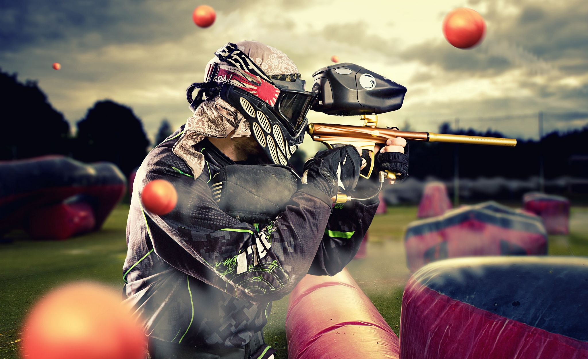 Picture of a man holding a paintball gun